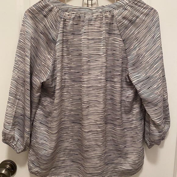 Northern Reflections V-Neck blouse - Picture 3 of 8